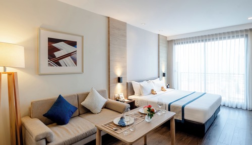Premier Studio, Sea View