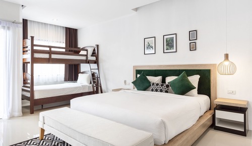 Family Room, Multiple Beds