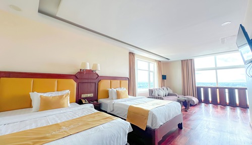 Family Suite, Connecting Rooms