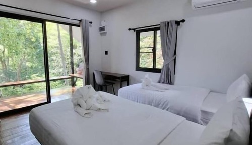 Deluxe twin garden view