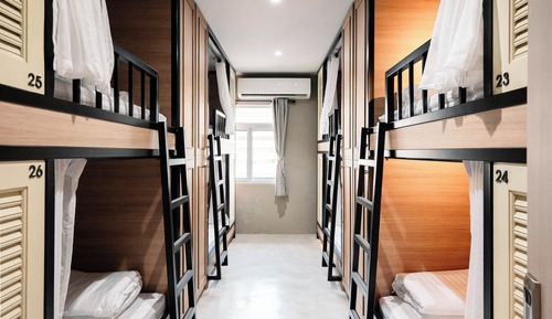 Shared Dormitory, Men only