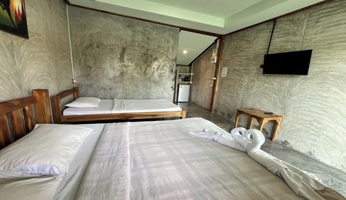 Room, Lake View