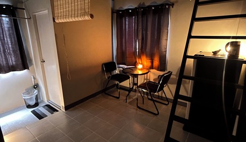 Deluxe Studio, Canal View