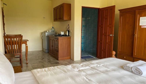 Basic Studio, 1 Queen Bed, Non Smoking, Sea View