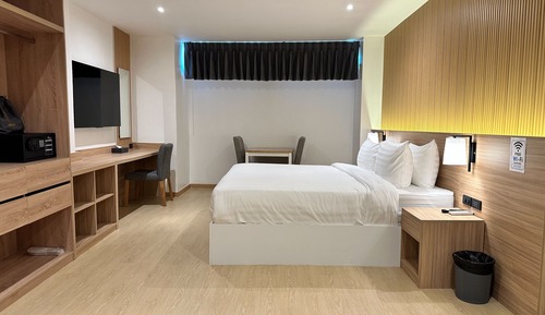 Deluxe Double Room, No Window, Non-Smoking
