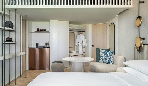 Suite, 1 King Bed with Sofa bed, Balcony