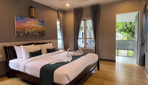 Deluxe Suite, Garden View