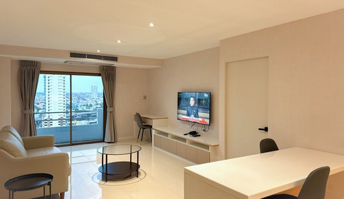 Junior Suite, 1 Queen Bed, Kitchen, City View