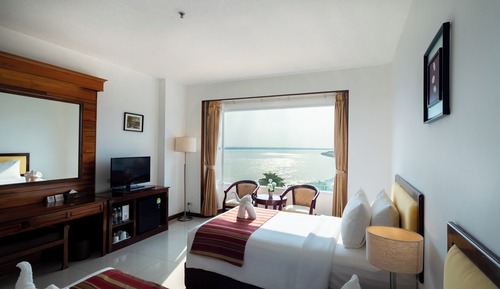 Superior Twin Room, River View