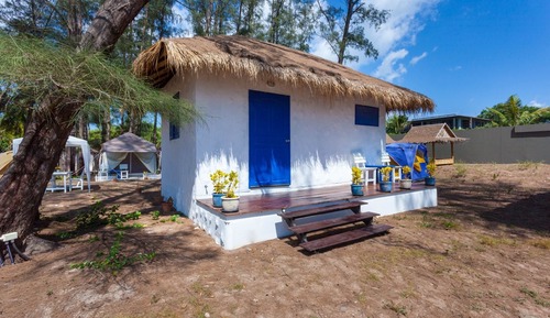 Villa (Beachfront Room Villa)