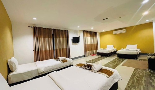 Family Room 4 Single Bed