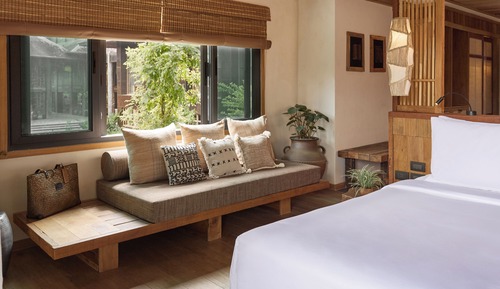 Grand Room, 1 King Bed, City View