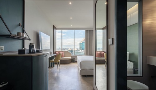 Deluxe King Room