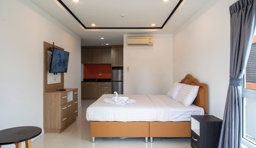 Standard Studio, 1 King Bed