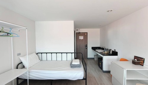Deluxe Room, 1 King Bed with Sofa bed, Private Bathroom, City View