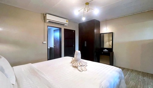 Deluxe Room, Patio, Garden View