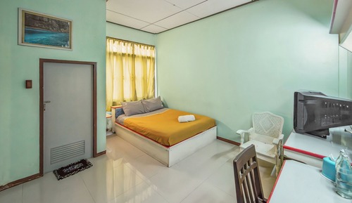 Standard Queen Room