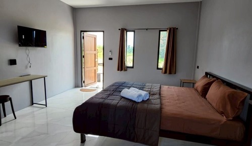 Basic Bungalow, 1 Queen Bed