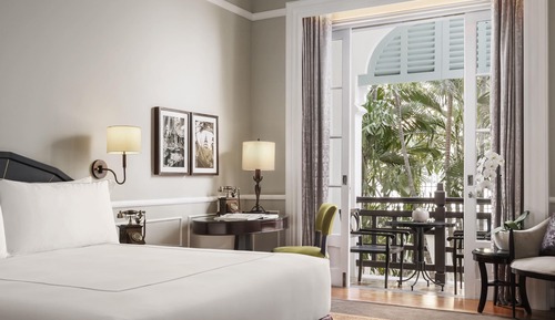 Colonial Suite King Bed