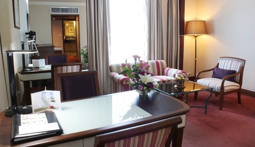 Executive Suite, 2 Twin Beds