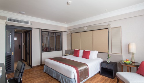 Deluxe Room, 1 King Bed, River View