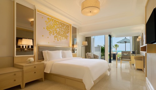 Club Room, 1 King Bed