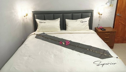 Superior Studio Suite, City View