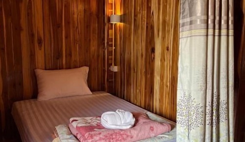 Shared Dormitory, Balcony, Garden View