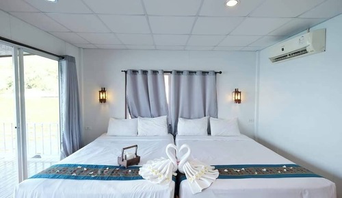 Lake Deluxe King (Lower floor)