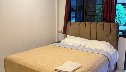 Economy Quadruple Room, Courtyard View