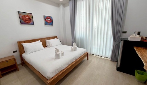 Deluxe Double Room, Partial Ocean View