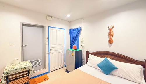 Standard Room, 1 Queen Bed