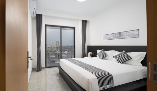 Studio, Balcony, City View