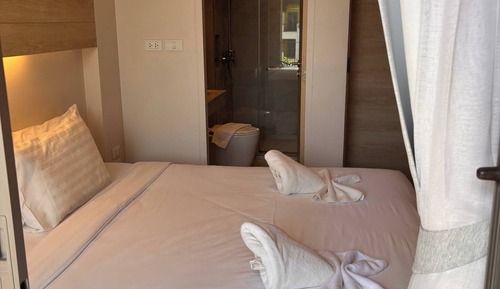 Condo, 1 Bedroom, Smoking, Balcony
