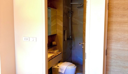 Condo, 1 Bedroom, Smoking, Balcony