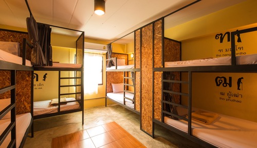 8 Bunk Bed Private Share Bath Room