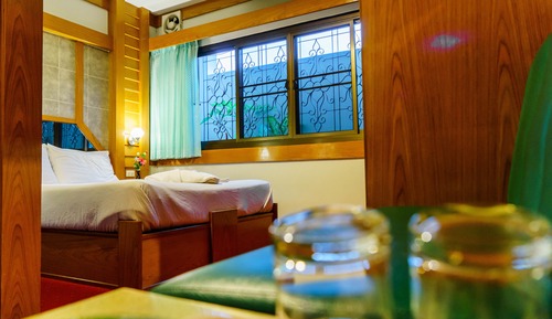 Standard Room, 1 Queen Bed