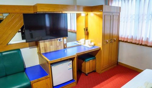 Junior Room, 1 King Bed