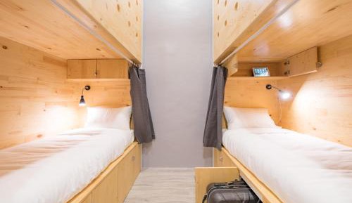 Bunk Bed in Mixed Dormitory Room