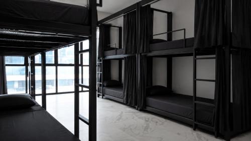 Single Bed in Mixed Dormitory Room