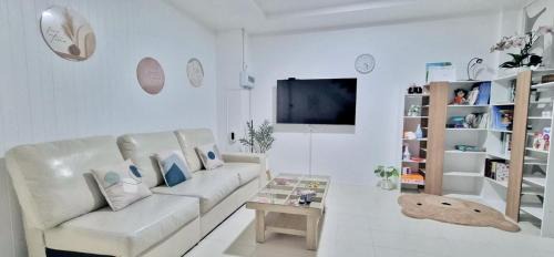 One-Bedroom House