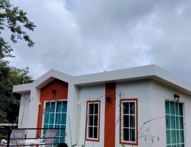 Bungalow - Water Front 
