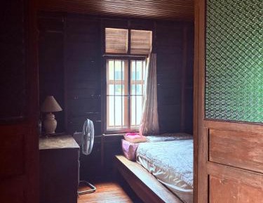 Standard Single Room with Shared Bathroom