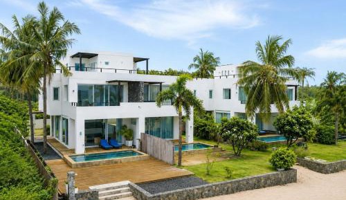 Villa - Beach Front
