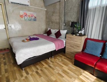 Queen Room with Garden View