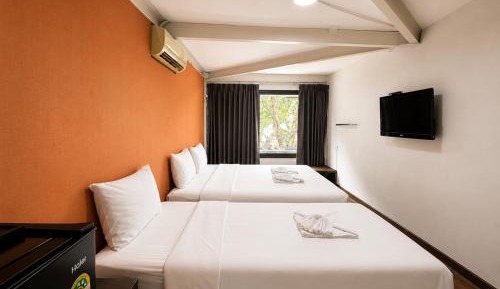 Triple Room with Private Bathroom