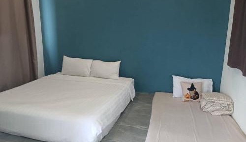Standard Double Room with Shared Bathroom