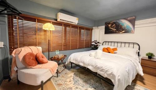 Queen Room with Shared Bathroom