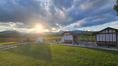 Double or Twin Room with Mountain View