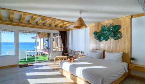 Deluxe Double Room with Balcony and Sea View